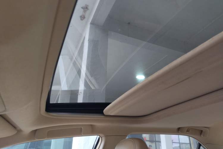 Used Toyota Camry 2015 2.0G Premier Edition
