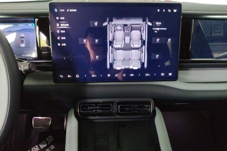 Used Formula Leopard 5 2023 Navigator Edition
