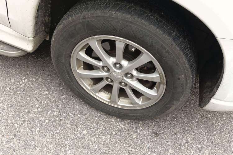 Used Mitsubishi ASX 2011 2.0 L Two-Wheel Drive XuanYi Version Right Front Wheel Hub