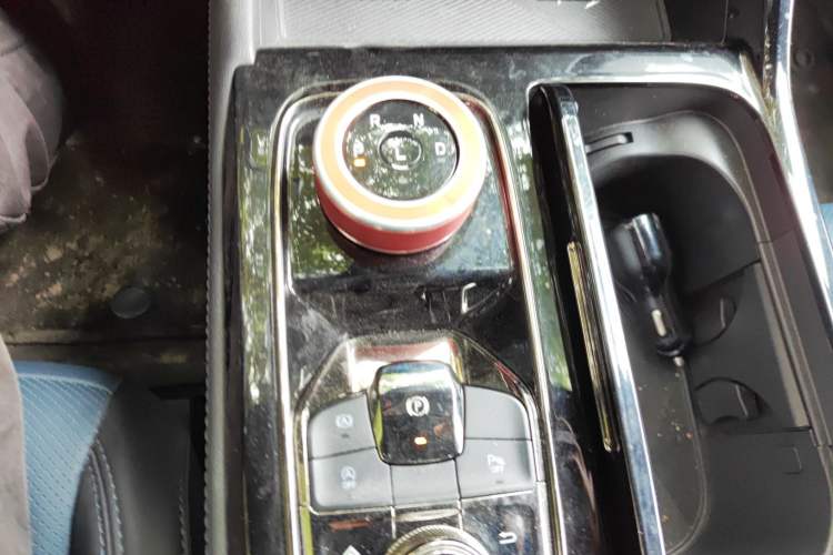 Used Ford Equator Sport 2022 Facelift EcoBoost 170 Prestige Model Gear Lever