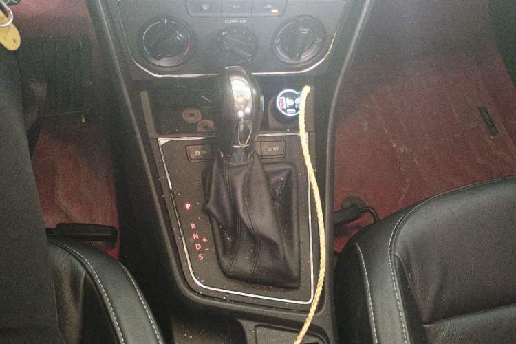 Used Volkswagen Lavida 2015 1.6L Automatic Comfort Edition