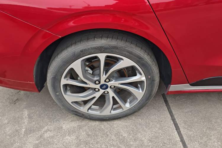 Used Ford Mondeo 2025 2.0T EcoBoost Ultimate Edition Right Rear Wheel Hub