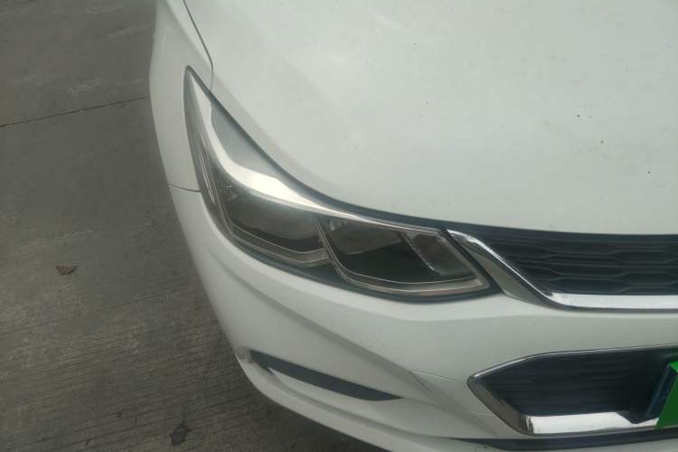 Used Chevrolet Cruze 2017 1.5L Manual Pioneer Edition Right Front Headlight