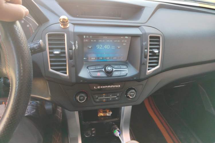 Used Leopaard Q6 2015 2.4L Manual 4x4 Excellence Edition
