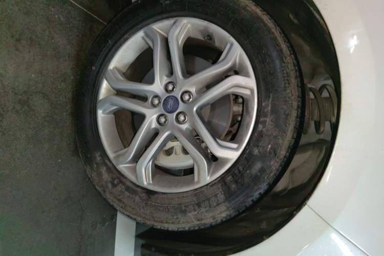 Used Ford Edge 2018 EcoBoost 245 Two-Wheel-Drive Titanium 7-Seater China VI Standard