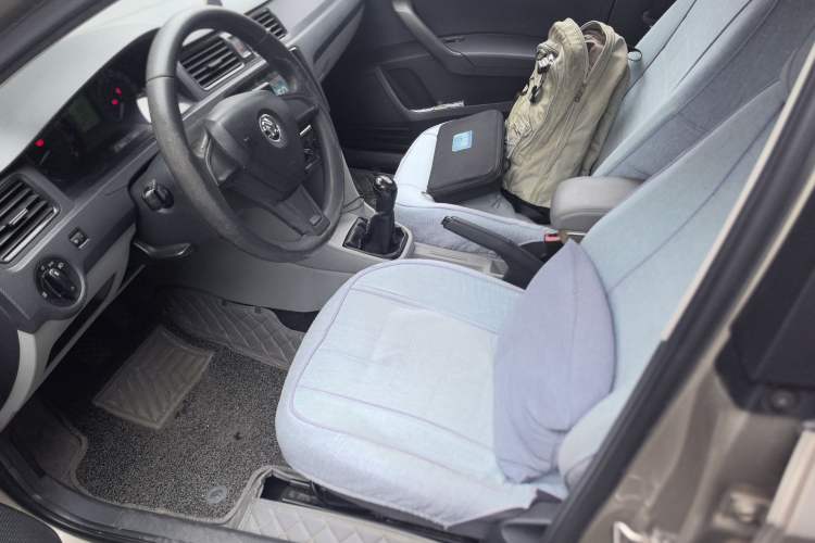 Used Skoda Rapid 2016 1.6L Manual Front-Wheel-Drive Version