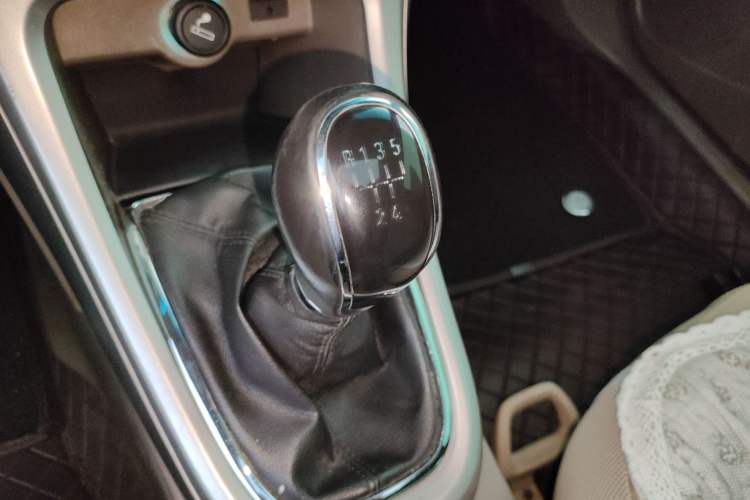 Used Buick GT 2010 GT 1.6L Manual Entry-Level Model Gear Lever