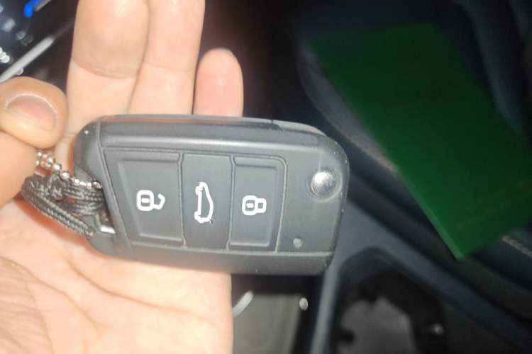 Used Volkswagen Tharu 2023 300TSI Two-Wheel-Drive Moonlight Edition