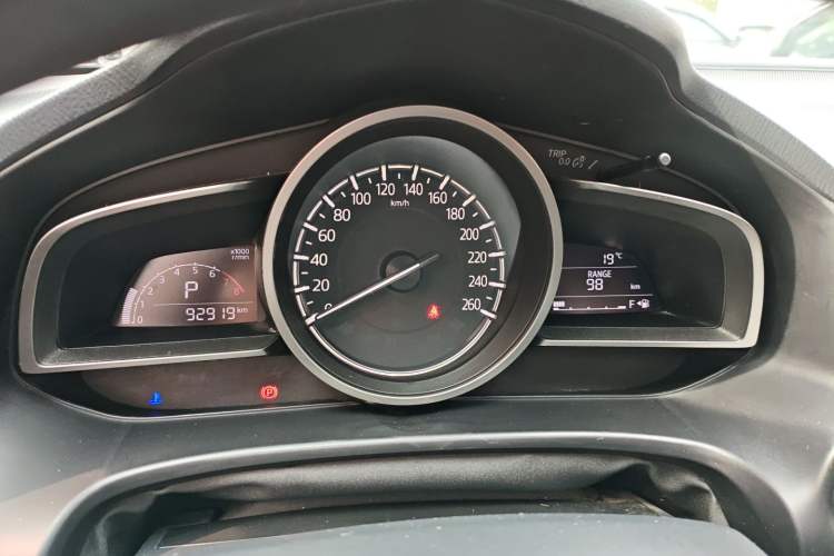 Used Mazda 3 Axela 2017 Sedan 1.5L Automatic Luxury Model Emission Standard China V Instrument Cluster