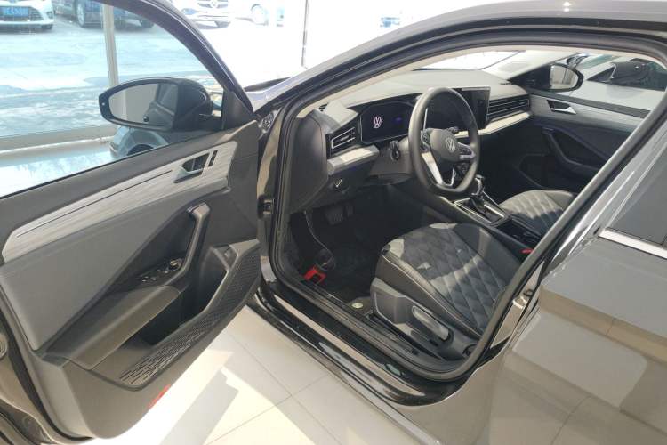 Used Volkswagen Sagitar 2024 300TSI DSG Excellence Edition
