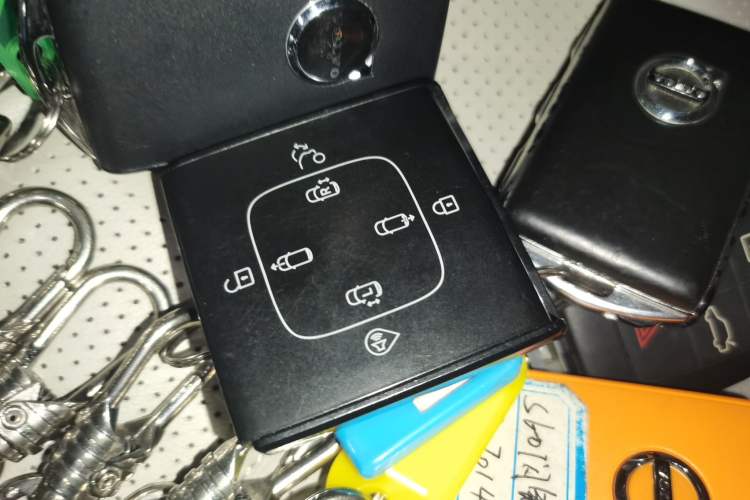 Used Volvo EM90 2025 Ultra Six-Seater
