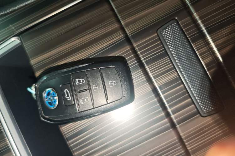 Used Toyota SIENNA 2023 2.5L Hybrid Platinum Edition
