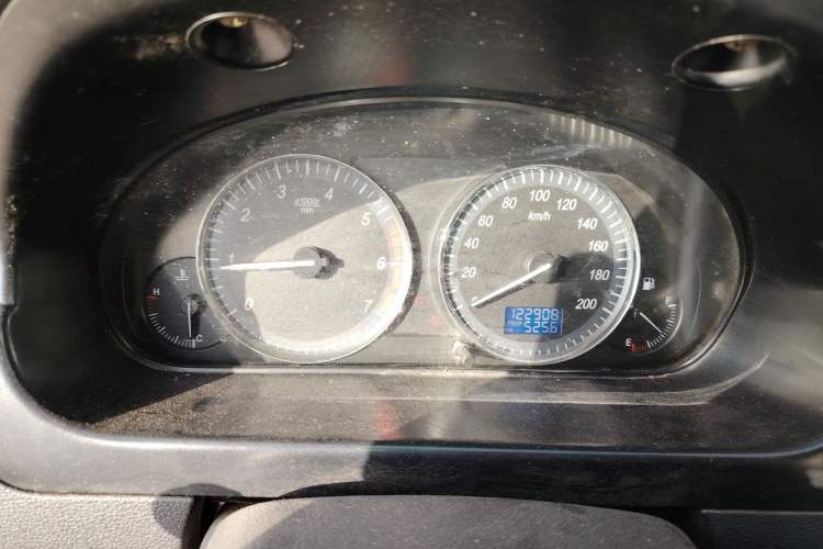 Used BAIC Weiwang M20 2014 1.5L practical type BJ415A Instrument Cluster