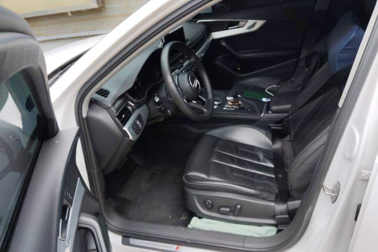 Used Audi A4L 2019 40 TFSI Fashion Edition China VI Emission Standard