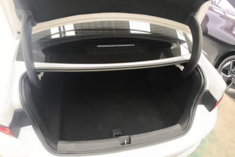 Used BYD Qin PLUS 2025 DM-i Smart Drive 55KM Leading Model Trunk