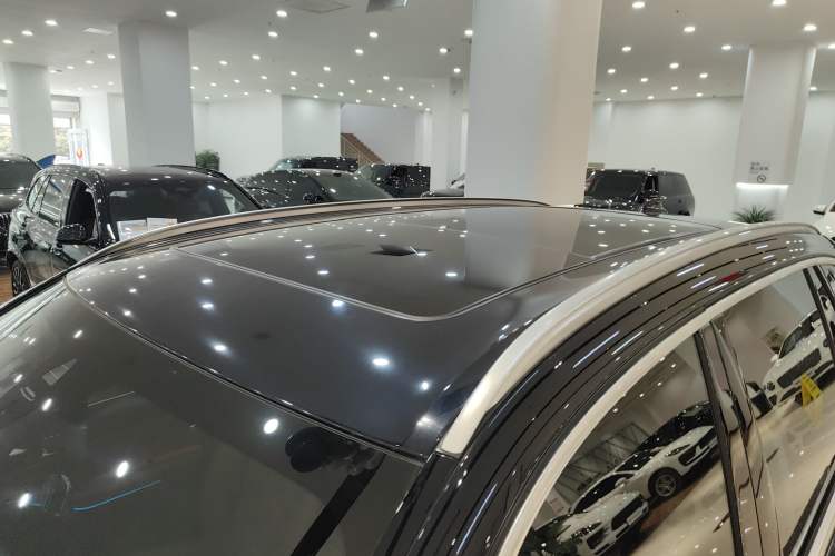 Used BMW X5 2022 xDrive 30Li Luxury M Sport Package
