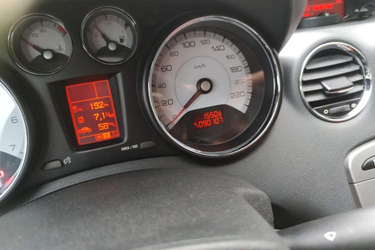 Used Peugeot 408 2011 2.0L Manual Luxury Edition

