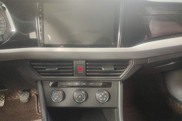 Used Volkswagen Bora 2019 1.5L Manual Fashion Edition Audio And AC Panel