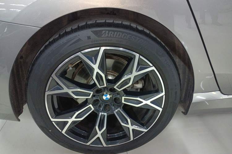 Used BMW 7 Series 2023 735Li Luxury Package
