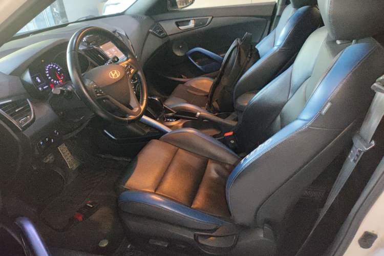 Used Hyundai Veloster 2015 1.6T Automatic Luxury Edition
