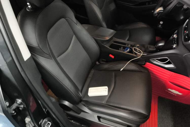 Used Chevrolet Orlando 2019 Redline 530T Automatic Enjoyment Version (5+2 Seating) China VI Right Front Seat