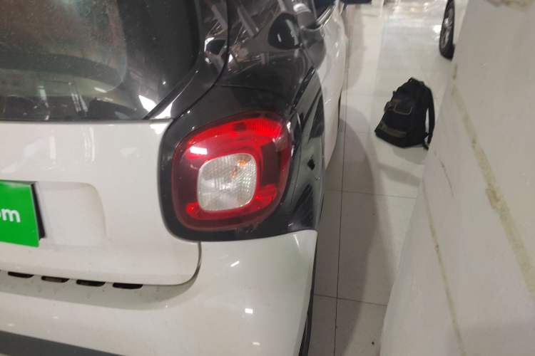 Used smart fortwo 2018 1.0L 52kW Hardtop Passion Edition China V Standard Right Rear Taillight