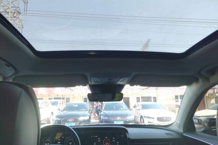 Used Hongqi HS5 2022 Facelifted Version 2.0T Smart Connect Flagship All-Wheel-Drive Edition Headliner