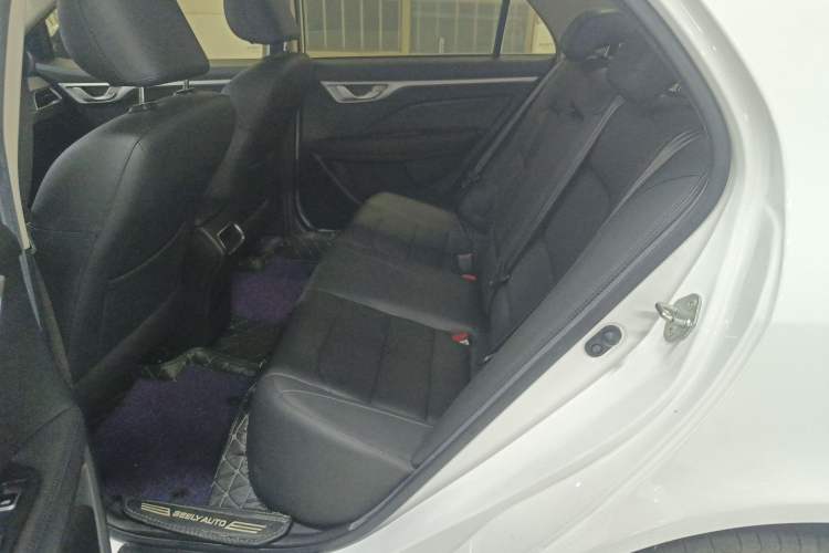 Used Geely Auto Vision 2019 Upgraded Model 1.5L Manual Luxury Version China VI Standard