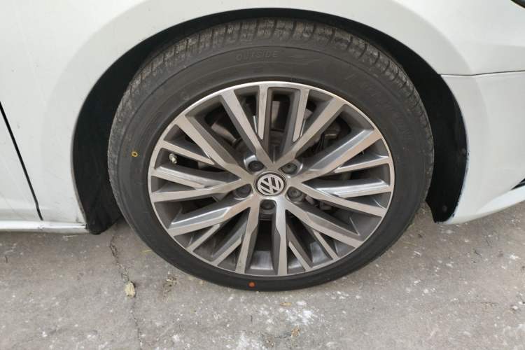 Used Volkswagen FAW-Volkswagen CC 2015 1.8TSI Prestige Model Right Front Wheel Hub