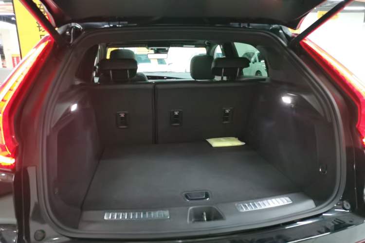 Used Cadillac XT4 2023 28T Two-Wheel-Drive Luxury Version
