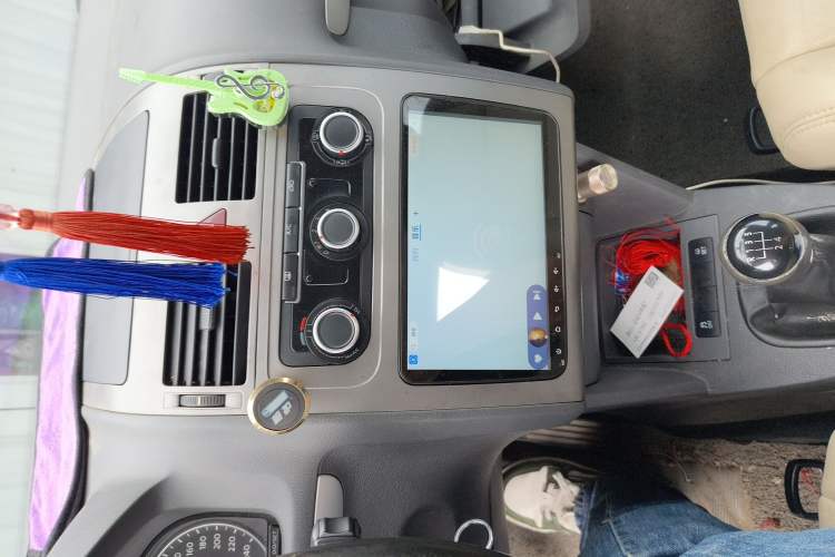 Used Volkswagen Touran 2013 1.4T Manual Fashion Edition 5 Seats Audio And AC Panel