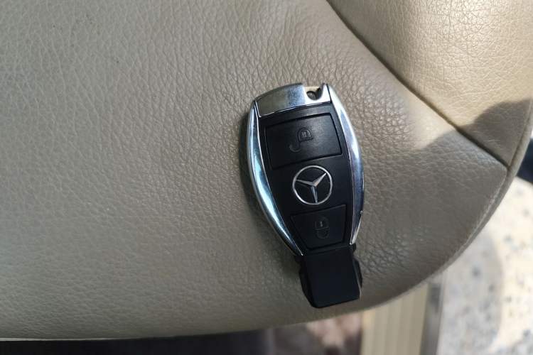Used Mercedes-Benz R-Class 2014 R 320 4MATIC Luxury Model
