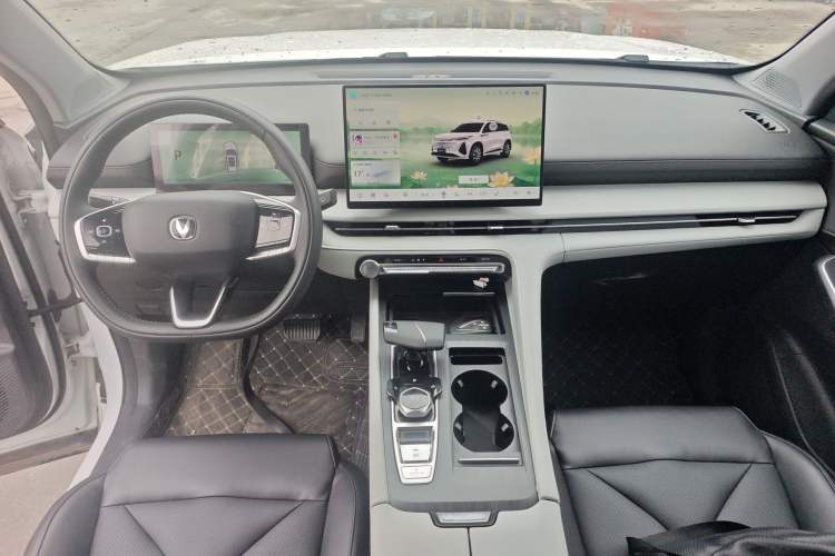 Used CHANGAN CS75 PLUS 2026 Model, Smart Champion Edition 1.5T New Blue Whale Smart Navigation Version
