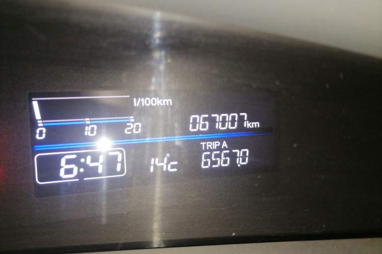 Used Honda Jade 2013 1.8L automatic Comfort version 5 seats
