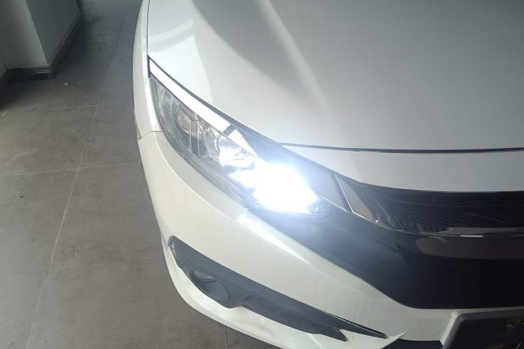 Used Honda Civic 2016 220TURBO CVT Luxury Edition Right Front Headlight