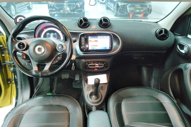 Used smart forfour 2016 0.9T 66 kW Pioneer Edition