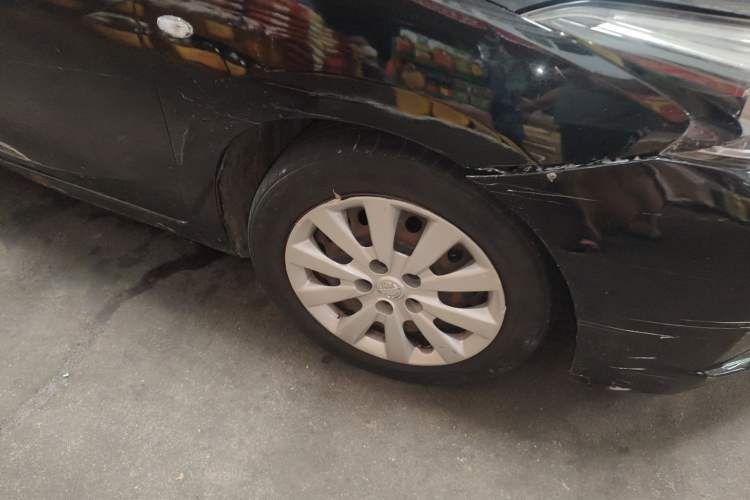 Used Nissan Lannia 2016 1.6L Manual Fashion Edition Right Front Wheel Hub