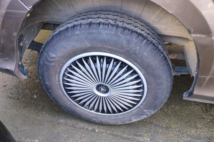 Used Foton Scenic G5 2020 2.0L Long-Wheelbase Flat-Roof 9-Seater Multi-Purpose Passenger Vehicle 1TZS