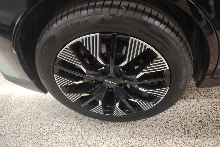 Used AION Y 2022 70 Tech Edition Lithium Iron Phosphate