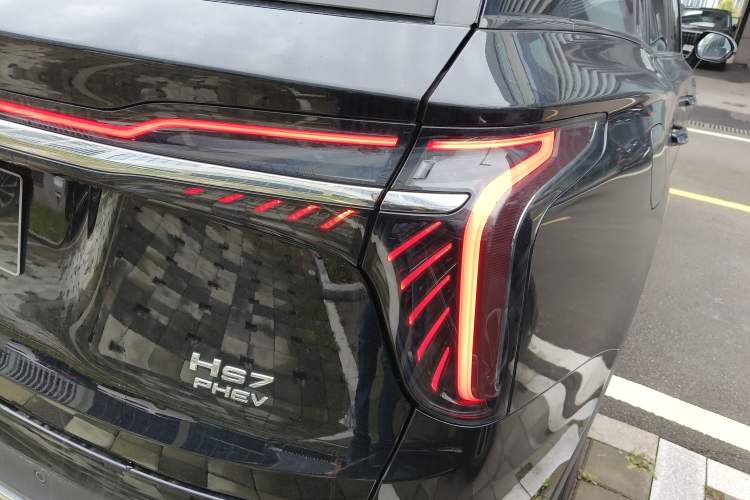 Used Hongqi HS7 PHEV 2024 2.0T PHEV Four-Wheel Drive Flagship Edition 6 Seats Right Rear Taillight