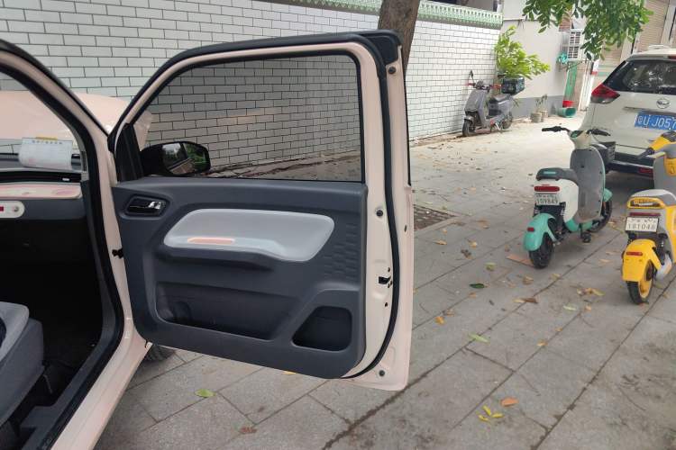 Used Wuling Hongguang MINIEV 2022 Macaron Premium Model – Lithium Iron Phosphate