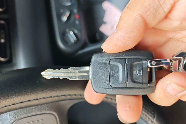 Used Wuling Hongguang New Energy 2025 Extended-Range Hybrid 50 km Utility Version Vehicle Key