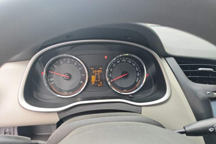 Used Chevrolet Sail 2015 Sail 3 1.5L Manual with Ideal Sunroof Edition
