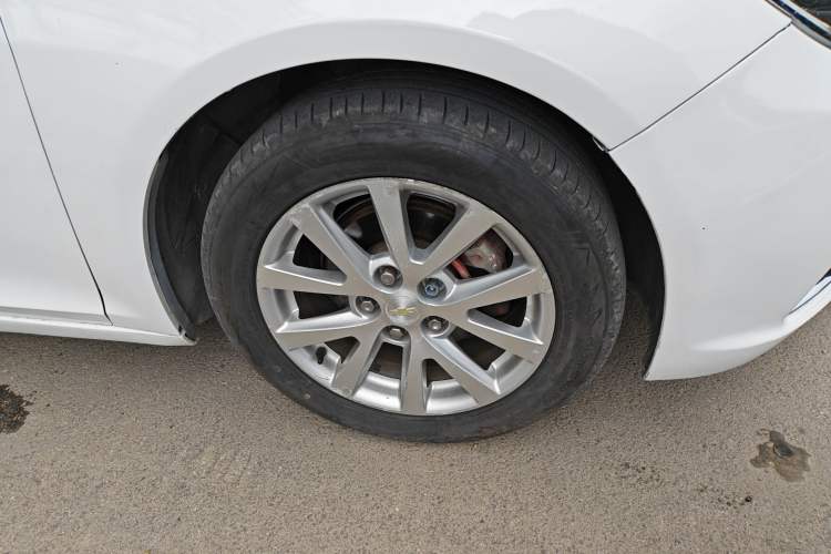 Used Chevrolet Malibu 2014 2.0L Automatic Luxury Edition Right Front Wheel Hub
