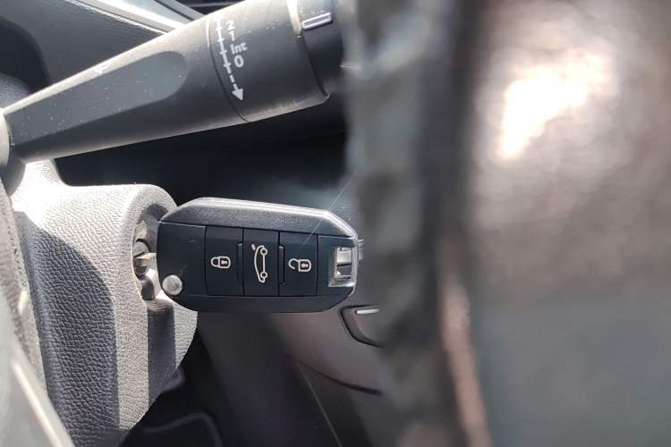Used Peugeot 308S 2015 1.2T Automatic Jingchi Edition Vehicle Key