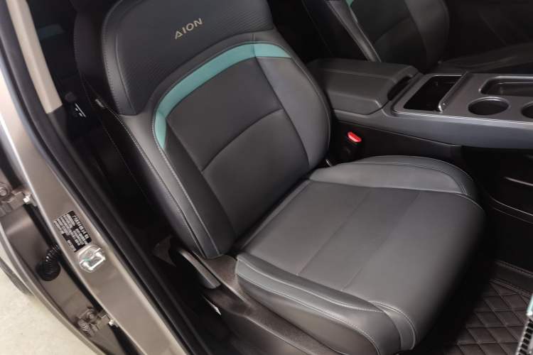 Used AION Y 2022 Plus 70 Tech Edition Right Front Seat