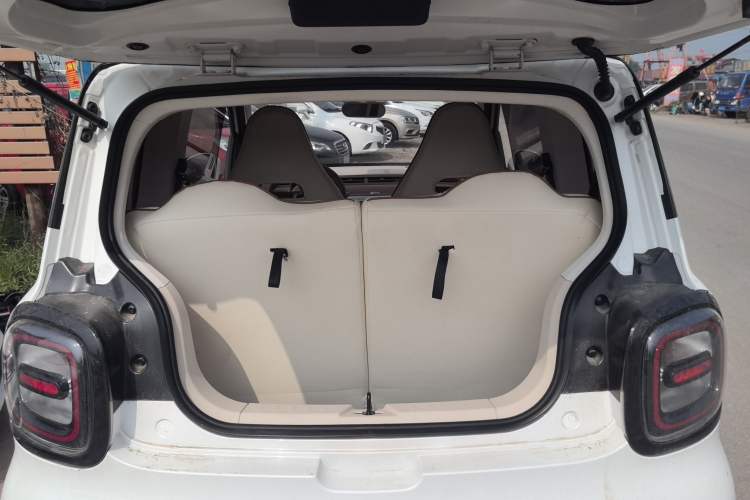 Used Bestune Pony 2026 222km Colorful Horse Trunk