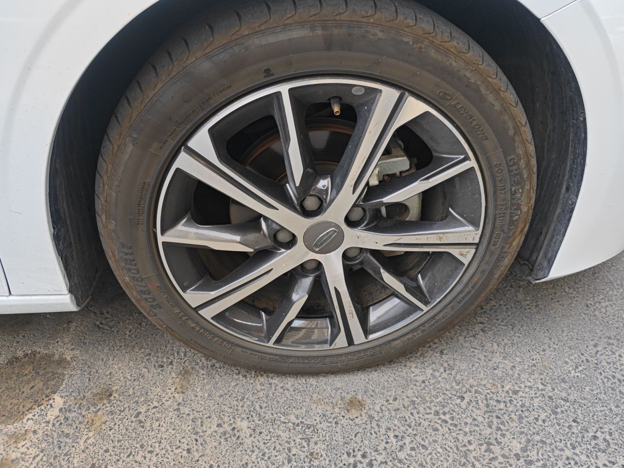 Geely Auto Emgrand 2022 4th Generation 1.5L CVT Luxury Model - Premium — снимка 8