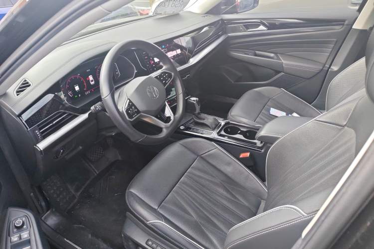 Used Volkswagen Passat 2023 330TSI Starry Luxury Edition
