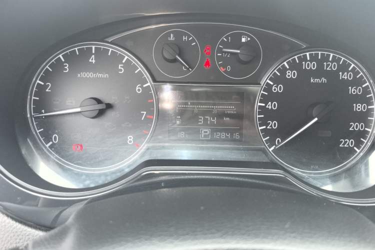 Used Nissan Tiida 2011 1.6L CVT Smart Version